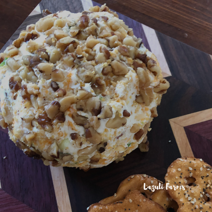 Garlic & Bacon Cheese Ball {With simple ingredients}