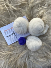 Load image into Gallery viewer, Wool Dryer Ball Kit