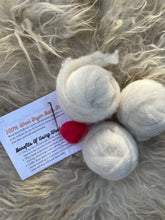 Load image into Gallery viewer, Wool Dryer Ball Kit