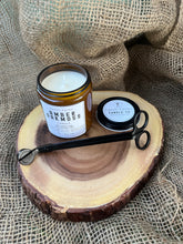 Load image into Gallery viewer, Amber Oakmoss Candle | Natural Soy Wax Candle | Moss Sage Oak Amber Musk Tonka Lavender Citrus